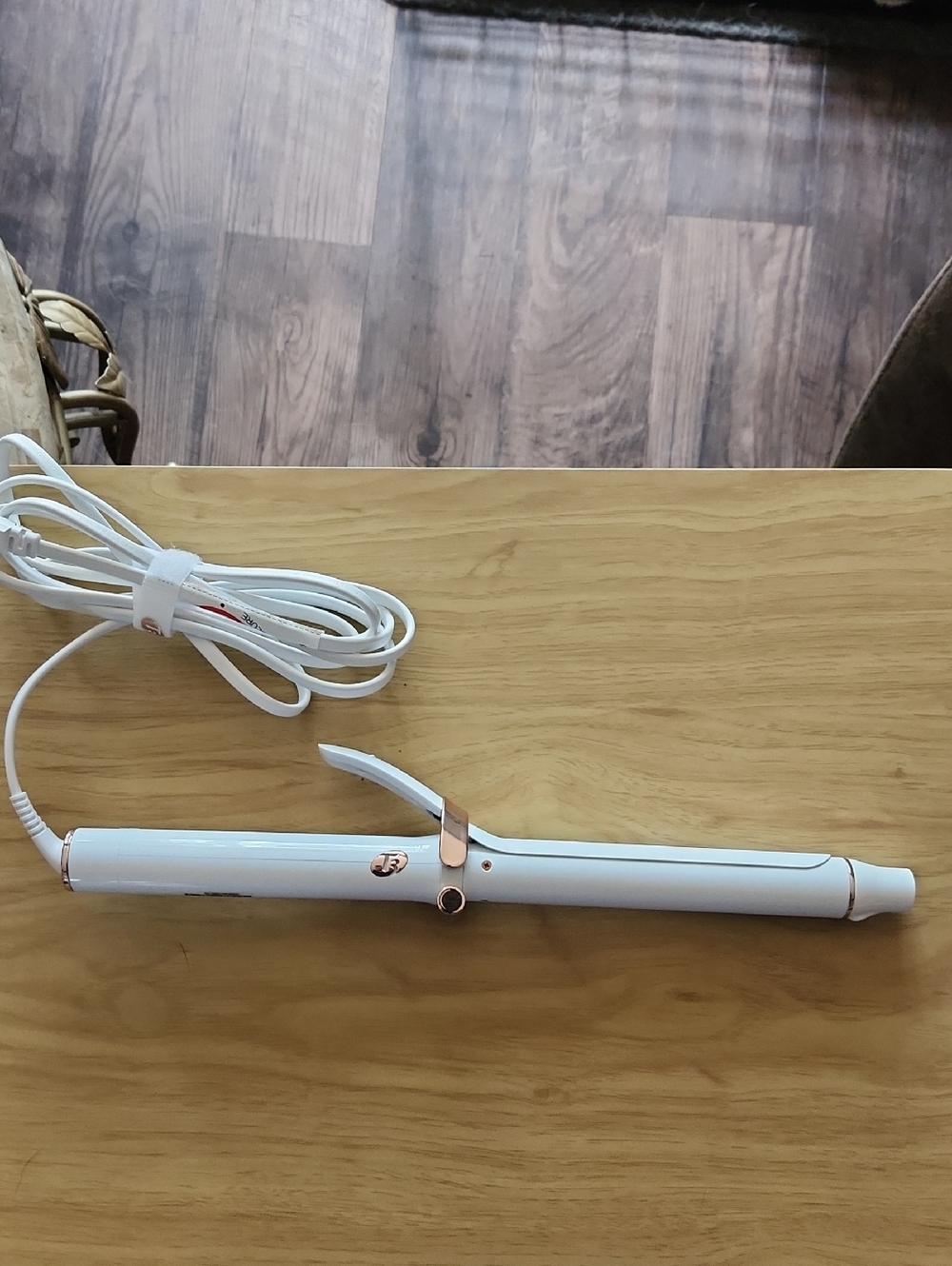 T3 White and Rose Gold Singlepass Curl X Curling Iron - Picture 5 of 9